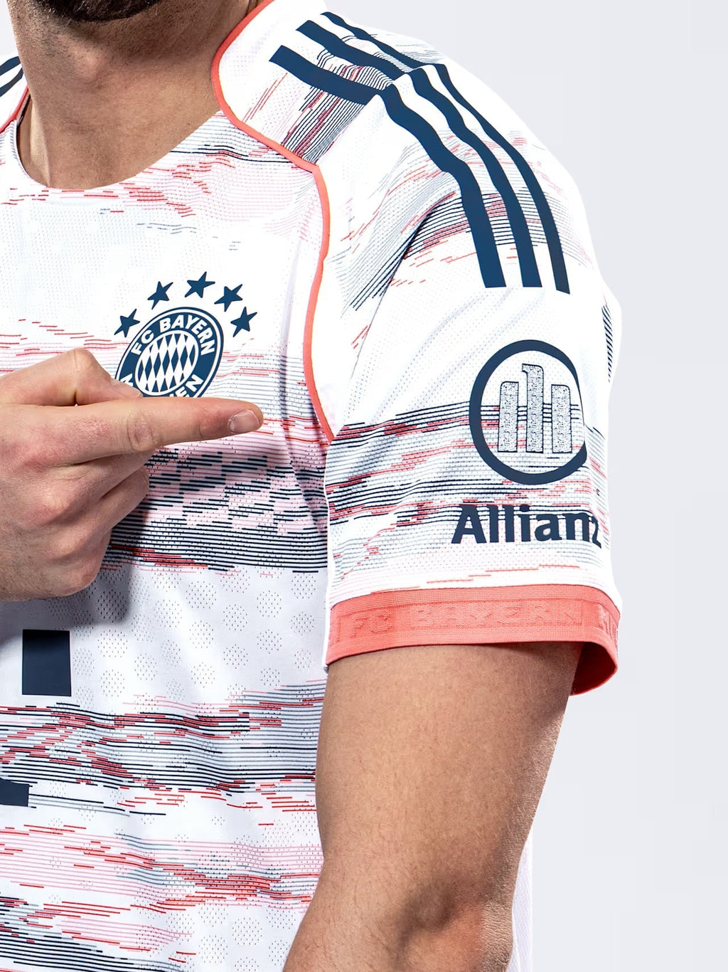 Bayern München Auswärtstrikot 2025/26 - Müller Sonderedition